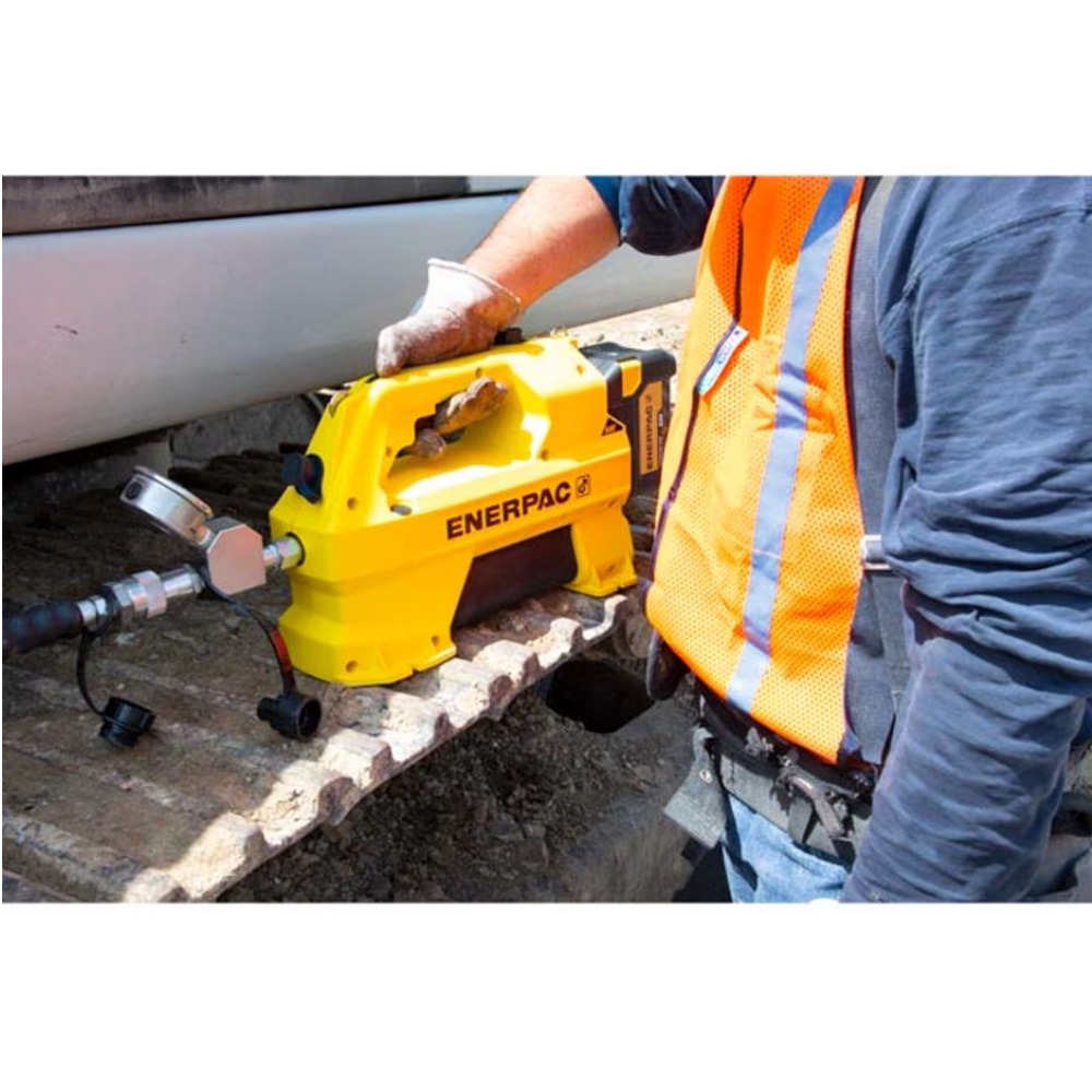 Bơm thủy lực chạy pin ENERPAC SC1201ME