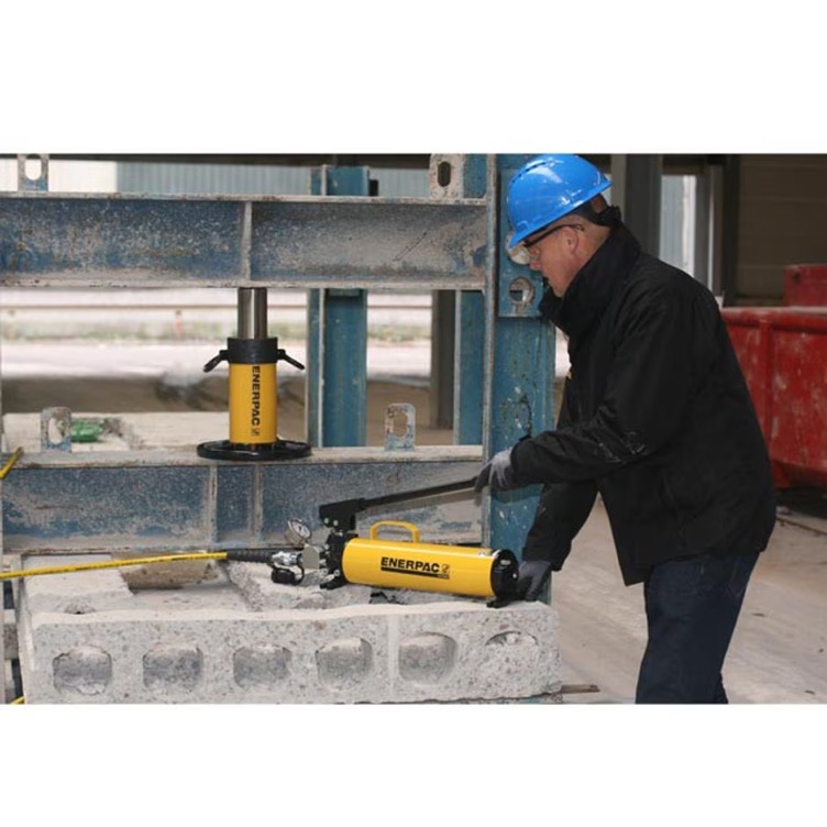 Bơm thủy lực ENERPAC P80